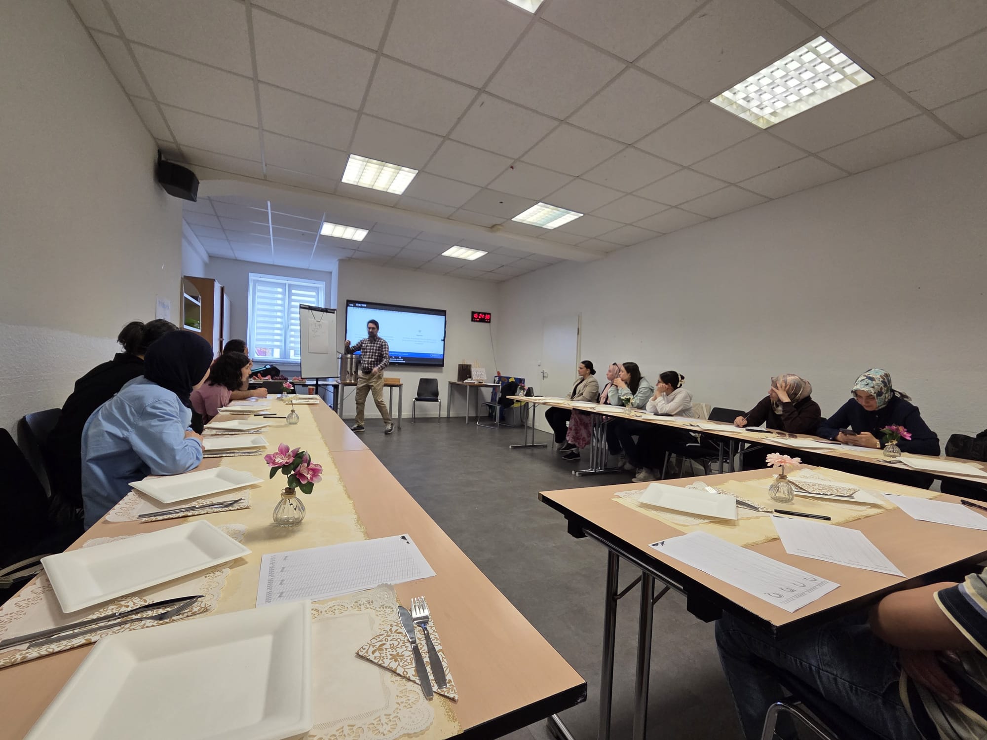 Kalligrafie-Workshop für junge Frauen